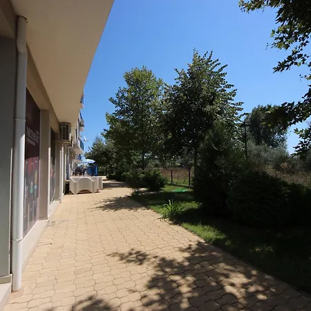 Sunny Day 4 - Menada דירה